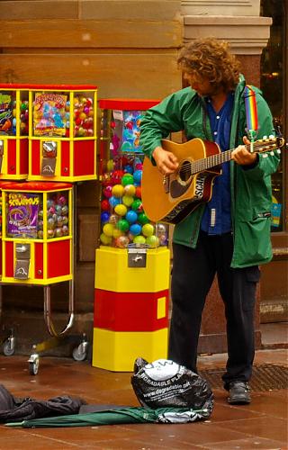 strasbourg-street-musician-.jpg‏