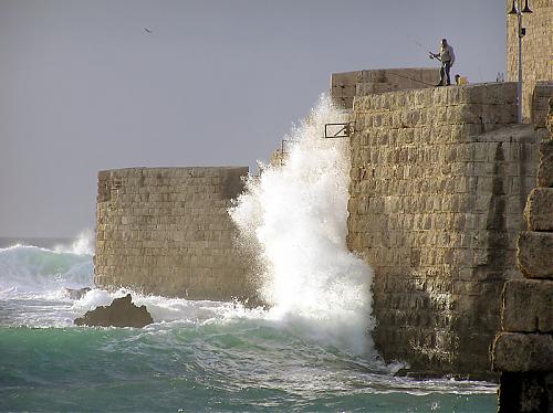 fisherman_on_the_wall.jpg‏